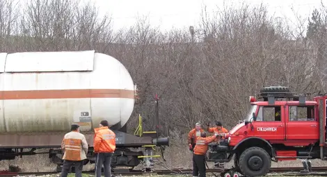 Излязлата от релсите в Бяла  цистерна с газ се движела с 1 км/ч