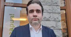 Честите смени на членове на секционни избирателни комисии до последния момент са сериозен проблем за изборния процес, каза Божидар Божанов