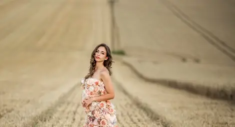 Мечтаещата да създаде академия за мода в Русе Адриана Гарелова: Моите рокли са картини. Обожавам целия процес - от вдъхновението до последния щрих и шев Мечтаещата да създаде академия за мода в Русе Адриана Гарелова: Моите рокли са картини. Обожавам целия процес - от вдъхновението до последния щрих и шев