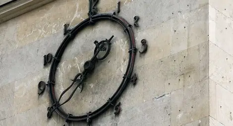 Тази нощ местим стрелките на часовниците с час напред