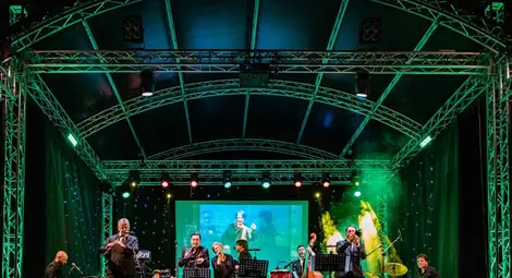 Хилда Казасян тръгва на втората част от турнето "Да послушаме кино" /галерия/