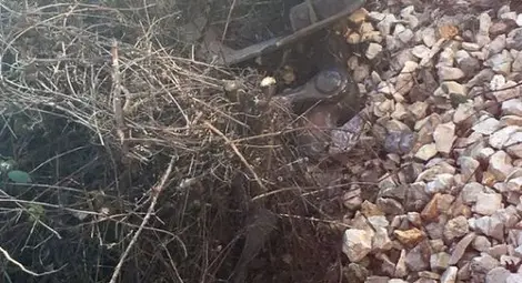 Скъсан теглич за малко не изпрати влак със стотина пътници в дере край Драгичево