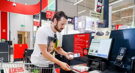 Каква домакиня е Натали Трифонова и кой пазарува в дома на Александър Сано /галерия/