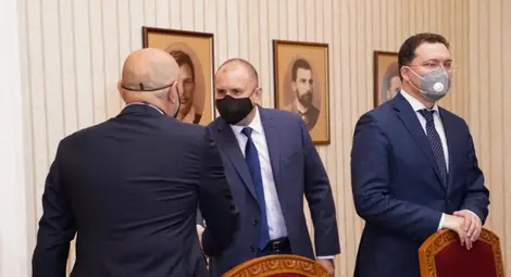 Президентът започна консултации с представители на парламентарните групи (ХРОНОЛОГИЯ)