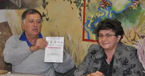 3-годишен малчуган в раница тръгва на 8-километров поход из Поломието