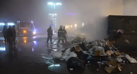 Контейнер за отпадъци се запали до &bdquo;Мол Русе&ldquo;