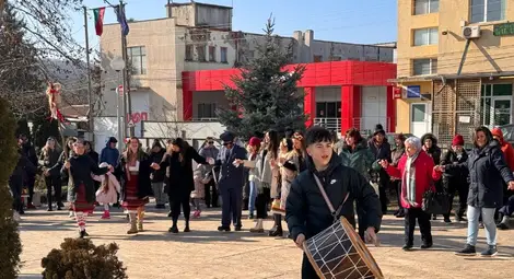 Басарбово отпразнува Бабинден с традиционни обичаи и признание към акушерите Басарбово отпразнува Бабинден с традиционни обичаи и признание към акушерите