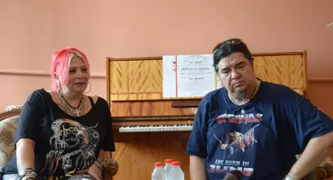 Рокаджиите Милена и Звезди пеят арии от мюзикъли в постановката на Пламен Бейков. 		Снимка: Архив &bdquo;Утро&ldquo;