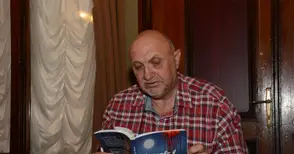 Вальо Христов застреля скептиците  с романа „Убийство в събота вечер“