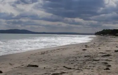 Морето погълна плажа в Ахтопол Морето погълна плажа в Ахтопол