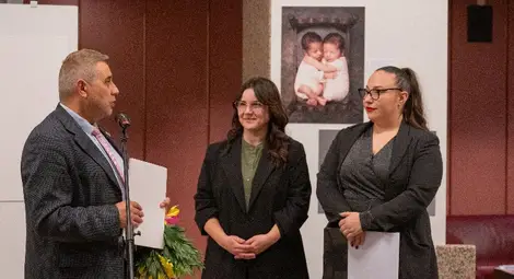 Бебета, чудеса и надежди събира във фотокадри Мирела Партинова