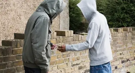 Спипаха ученици с наркотици в Тетевен Спипаха ученици с наркотици в Тетевен