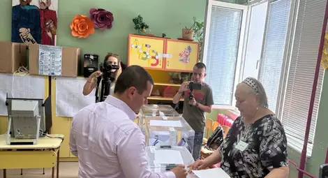 Пенчо Милков: Всеки път гласувам с мисъл за нашия град Пенчо Милков: Всеки път гласувам с мисъл за нашия град