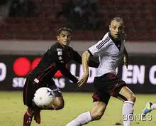 Арсенал и Тотнъм в битка за Бербатов