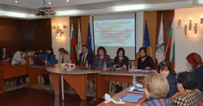 Школски директори от страната обсъждат профи образованието