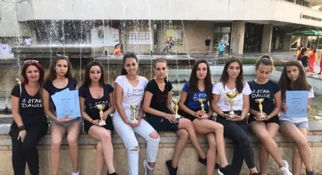 Антония Косева събира звездния &bdquo;Стар Денс&ldquo; почти на шега