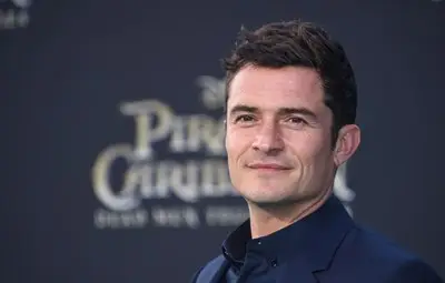 Уволниха сервитьорка от Румъния, заварили я в спалнята на Орландо Блум