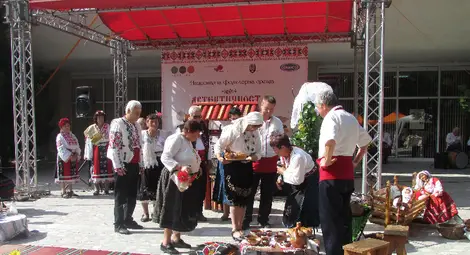 Самодейци от Ценово обраха наградите на фестивал в Попово /галерия/