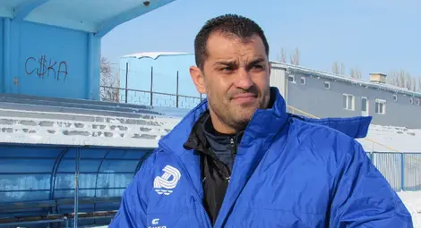 15 водещи журналисти поставиха Веселин Великов в треньорския Топ 3