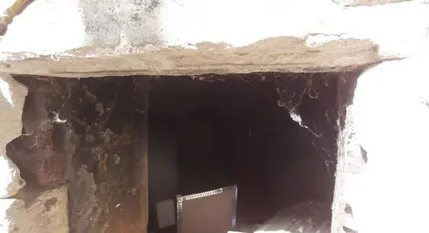 Първата градска чешма отпреди над 200 години тъне в немара