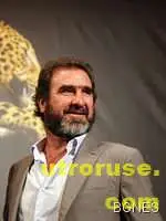 Великият Кантона се появи като фермер в реклама за бира 