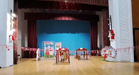 Баба Марта подрани в Ценово &ndash; най-дългата мартеница събра поколенията