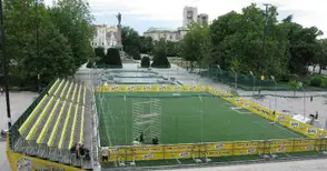 Русе гледа на площада  мач на „Лудогорец“