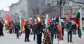 Факли за Апостола