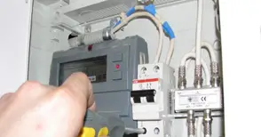 Незаконна корекция надула сметка за ток с 306 лева