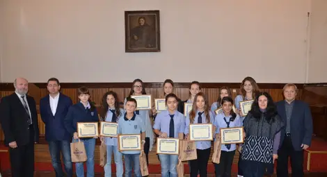 Тонина Такова с първа награда  за видеоклип за будителите