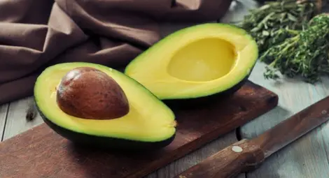 Авокадото и зехтинът ограничават вредата от смога Авокадото и зехтинът ограничават вредата от смога