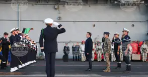 Франция продължава с "прехващанията", за да защити партньорите си, каза Макрон на борда на самолетоносача "Шарл де Гол"