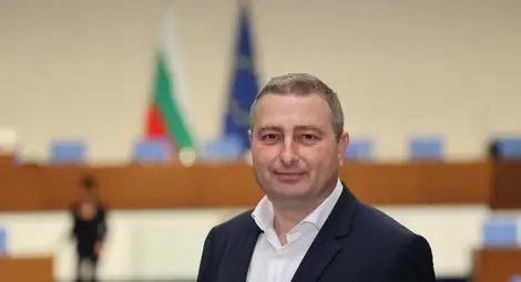 Николай БРАТОВАНОВ