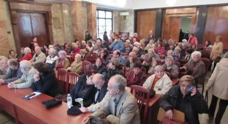 Измамените от фалиралата каса вложители са предимно възрастни хора.                                                                    Снимка: Архив