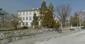 19-годишен обрал училището в Кацелово