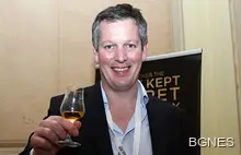 Алкохолът кара мъжете да се усмихват повече Алкохолът кара мъжете да се усмихват повече