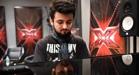 Само след броени дни новият X Factor на България Славин Славчев ще има своя първи дебютен сингъл /галерия/