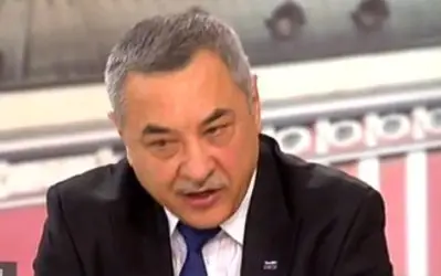 Валери Сименов: Всеки на някой е роднина