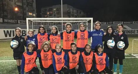 Футболистките с нов наставник и дарение от немска компания