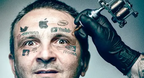 Преди премиерата на &bdquo;Юзър&ldquo; в Русе: Той винаги е онлайн, но на живо можеш да го видиш само на сцената