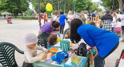 Танци, концерти, &bdquo;Игри на волята&ldquo; и рисуване със светлина в богатата програма в Деня на детето