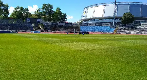 Футболистите на „Дунав“ спестиха бойкота, но някои от тях са с куфари пред вратите Футболистите на „Дунав“ спестиха бойкота, но някои от тях са с куфари пред вратите