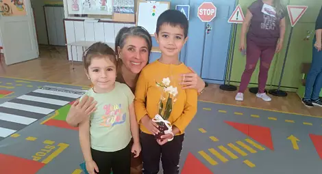 Секретарят по превенция д-р Надие Карагьозова бе гост на открит урок по безопасност на движението в детска градина „Здравец“ в Кубрат Секретарят по превенция д-р Надие Карагьозова бе гост на открит урок по безопасност на движението в детска градина „Здравец“ в Кубрат