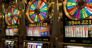 Късметлия брутално обран на улицата след спечелването на кръгла сума в казино