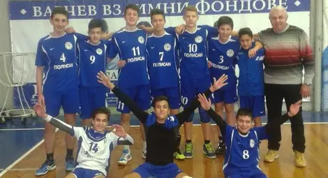 15-годишните волейболисти на &bdquo;Дунав&ldquo; разбиха &bdquo;Добруджа&ldquo; и &bdquo;Черно море&ldquo;