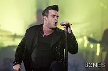 Роби Уилямс в трио с Мис Пиги и Кърмит