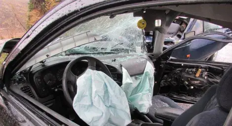 Пиян мъж катастрофира с кола на трезвен спътник