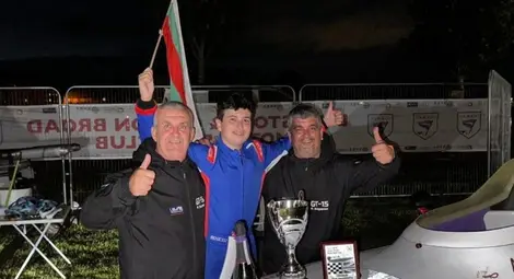 Петър Стоянов знае какво е да летиш по водата с 65 км в час