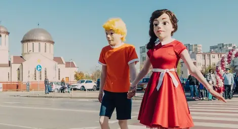 Куклите за 6300 лева Боби и Кели се разминаха с Русе