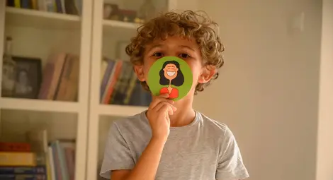 &bdquo;Блок 14&ldquo; представя хитовата игра на седемгодишния Стефан &bdquo;Усмихни майка&ldquo;